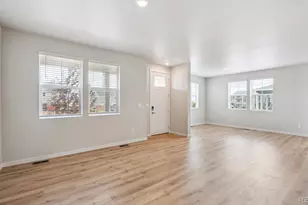 667 N Ukraine St, Aurora, CO 80018 - Photo 9