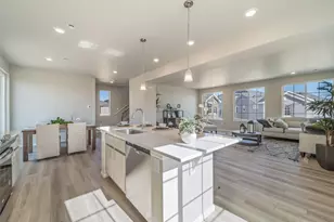 46597 Sunflower Ln, Bennett, CO 80102 - Photo 5