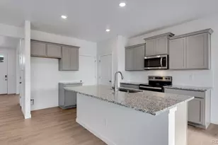 9855 Ceylon Ct, Commerce City, CO 80022 - Photo 7