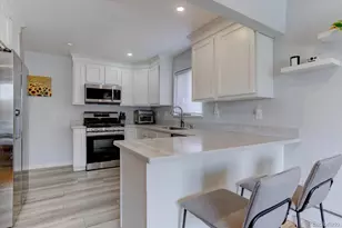 7111 Avrum Dr, Denver, CO 80221 - Photo 7
