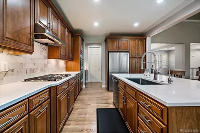 7560 S Eaton Park Way, Aurora, CO 80016 - Photo 9