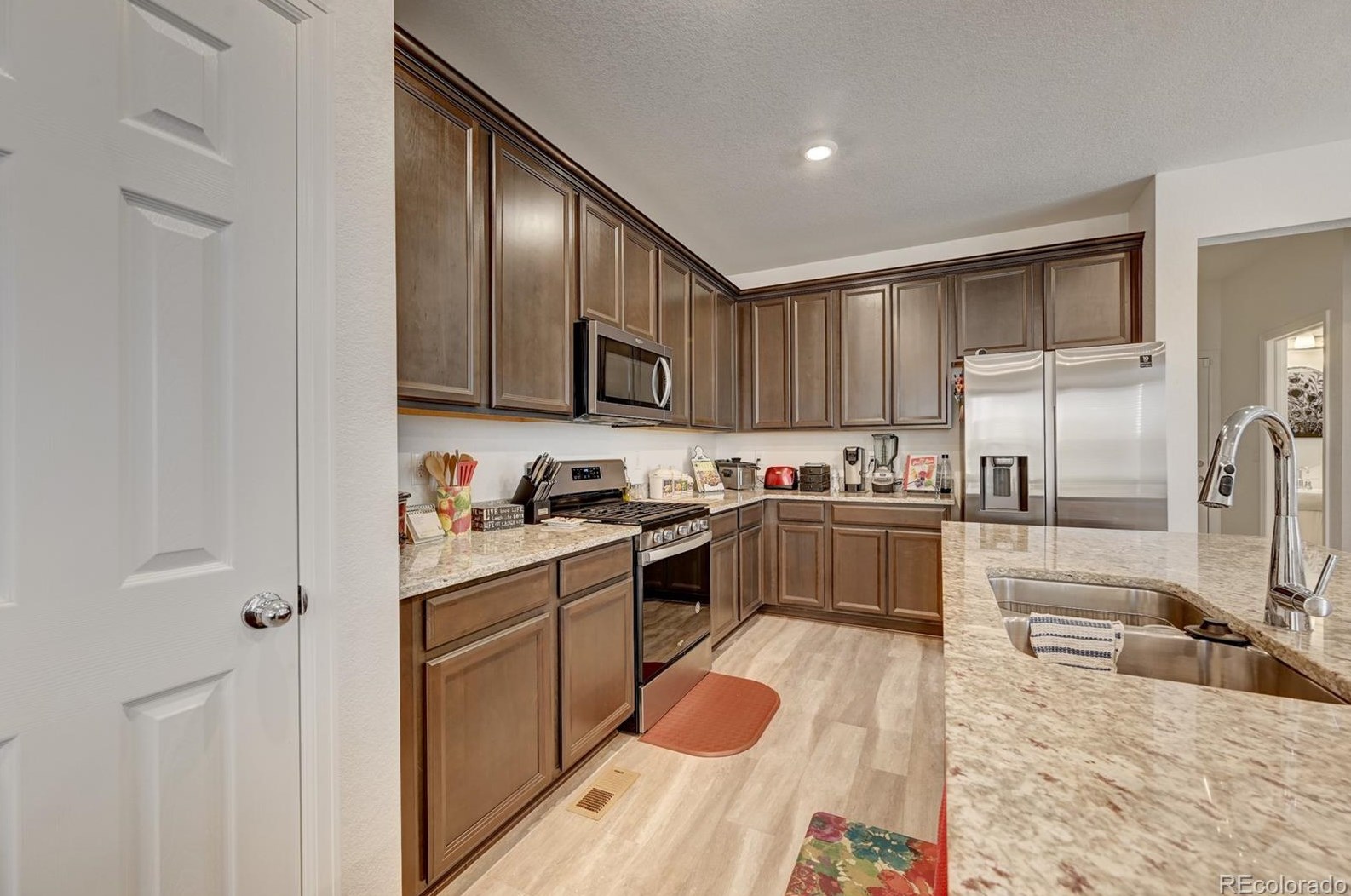 16575 Alameda Pkwy, Denver CO  80017-2095 exterior