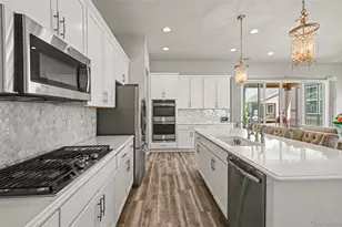 6421 Village Ln, Centennial, CO 80111 - Photo 11