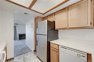 1302 S Cathay Ct, Aurora, CO 80017 - Photo 3