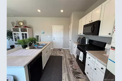 6083 Mumford Drive, Colorado Springs, CO 80925 - Photo 7