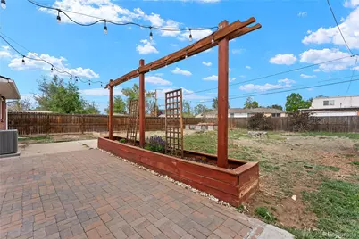 1960 Oakland Street, Aurora, CO 80010 - Photo 35