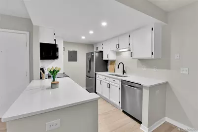 906 S Walden Street #104, Aurora, CO 80017 - Photo 7