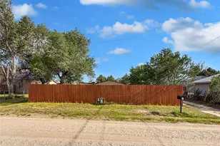 1327 Colorado St, Limon, CO 80828 - Photo 3