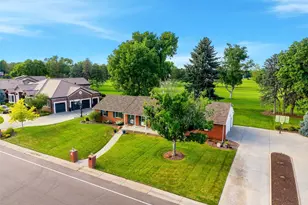 19 Niblick Ln, Littleton, CO 80123 - Photo 3