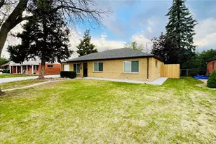 903 Quentin St, Aurora, CO 80011 - Photo 1