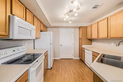 5726 N Genoa Way #301, Aurora, CO 80019 - Photo 13