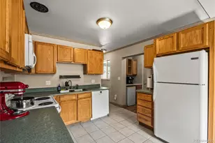 10325 W 16th Ave, Lakewood, CO 80215 - Photo 11