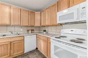 1933 Alton St, Aurora, CO 80010 - Photo 11