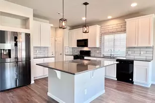 5364 Walden Ct, Denver, CO 80249 - Photo 3