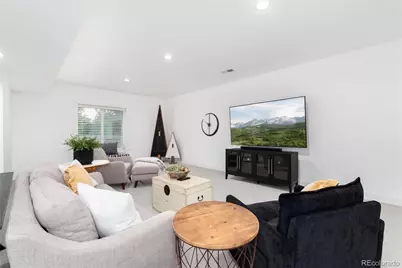27810 E Lakeview Drive, Aurora, CO 80016 - Photo 35
