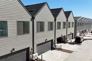 933 Edge Cir, Longmont, CO 80501 - Photo 23