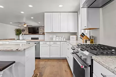 21375 E Nichols Place, Aurora, CO 80016 - Photo 9
