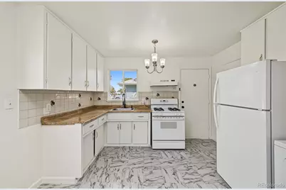 820 Oakland Street, Aurora, CO 80010 - Photo 13