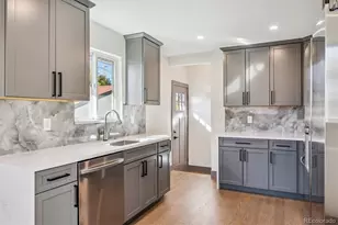 3323 Poplar St, Denver, CO 80207 - Photo 9