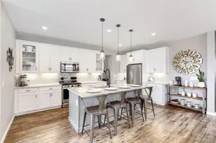 845 N Waterloo Cir, Aurora, CO 80018 - Photo 9