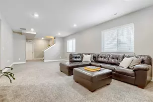 845 N Waterloo Cir, Aurora, CO 80018 - Photo 13
