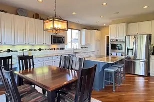 10233 Greatwood Ct, Highlands Ranch, CO 80126 - Photo 9