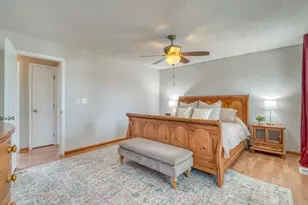 7906 S Flower Ct, Littleton, CO 80128 - Photo 5