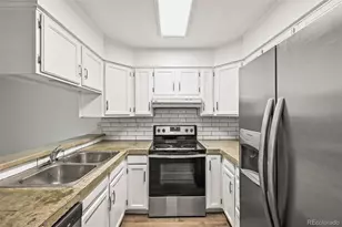 2701 E Nichols Cir, Centennial, CO 80122 - Photo 9