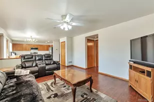 5641 S Yakima Way, Aurora, CO 80015 - Photo 5