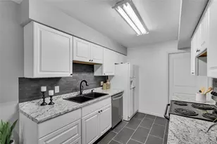 9867 Croke Dr, Denver, CO 80260 - Photo 3