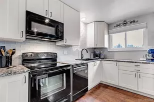 15855 E Cornell Pl, Aurora, CO 80013 - Photo 7