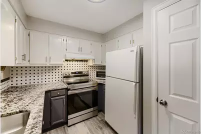 7136 W Portland Avenue, Littleton, CO 80128 - Photo 9