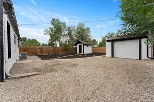 1716 Nome St, Aurora, CO 80010 - Photo 15