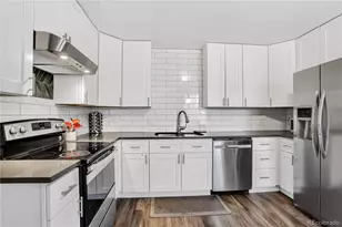 937 Kramer Ct, Aurora, CO 80010 - Photo 9