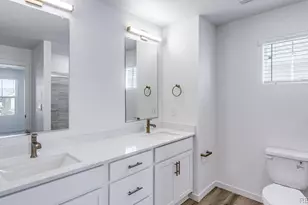 677 N Ukraine St, Aurora, CO 80018 - Photo 19