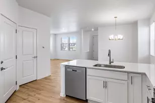 677 N Ukraine St, Aurora, CO 80018 - Photo 5