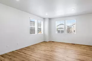 677 N Ukraine St, Aurora, CO 80018 - Photo 13