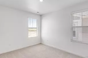 677 N Ukraine St, Aurora, CO 80018 - Photo 27