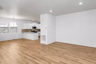 677 N Ukraine St, Aurora, CO 80018 - Photo 11