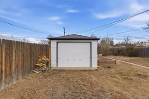 1656 Newark St, Aurora, CO 80010 - Photo 19