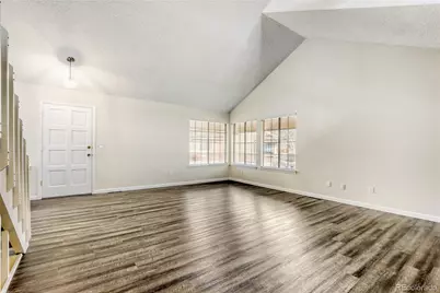 204 S Eagle Circle, Aurora, CO 80012 - Photo 5