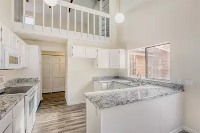 204 S Eagle Circle, Aurora, CO 80012 - Photo 9