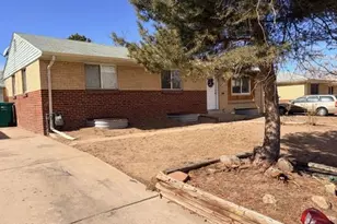 517 Florence St, Aurora, CO 80010 - Photo 3