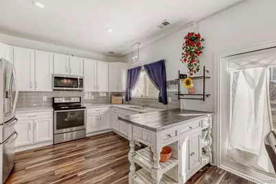 19706 E 58th Drive, Aurora, CO 80019 - Photo 9