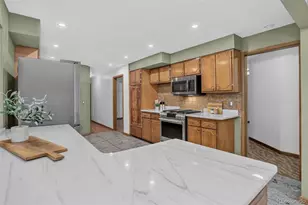 336 Oakland St, Aurora, CO 80010 - Photo 9
