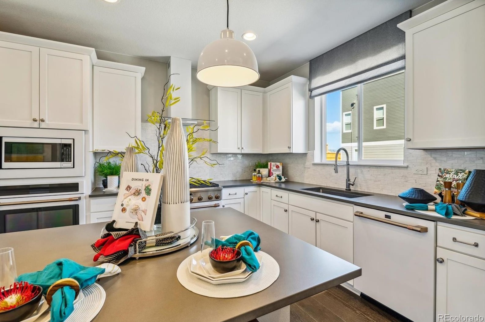 5089 Queen Ct, Littleton CO 80127-3302 exterior