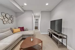 556 Madison St, Denver, CO 80206 - Photo 23