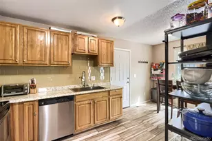 20561 E Coolidge Pl, Aurora, CO 80011 - Photo 9