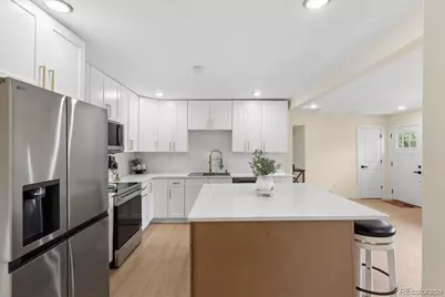 13584 E 7th Avenue, Aurora, CO 80011 - Photo 9