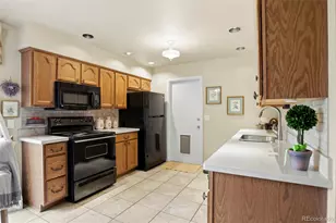1494 S Helena Cir, Aurora, CO 80017 - Photo 5